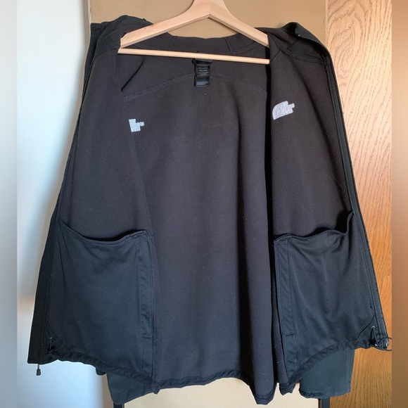 *SOLD* North Face Men’s Soft Shell Jacket - Picture 5 of 10